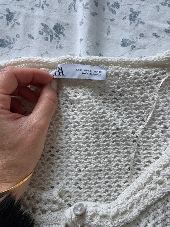 Zara Cream Scallop-Trim Cropped Knit Cardigan - Picture 2 of 5